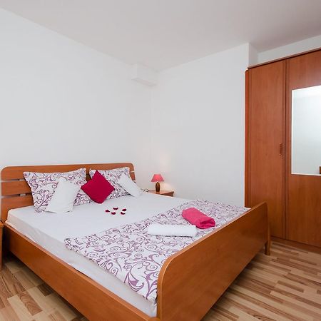 Apartments Krunoslav Punat Buitenkant foto