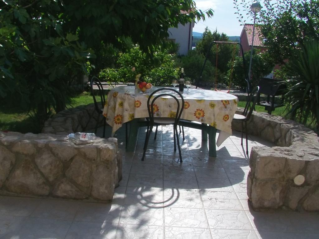 Apartments Krunoslav Punat Buitenkant foto
