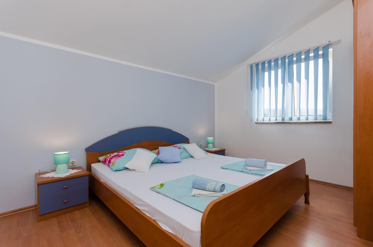 Apartments Krunoslav Punat Buitenkant foto