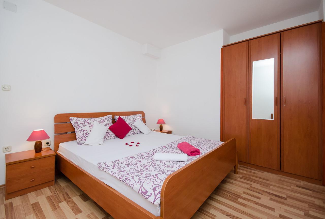 Apartments Krunoslav Punat Buitenkant foto