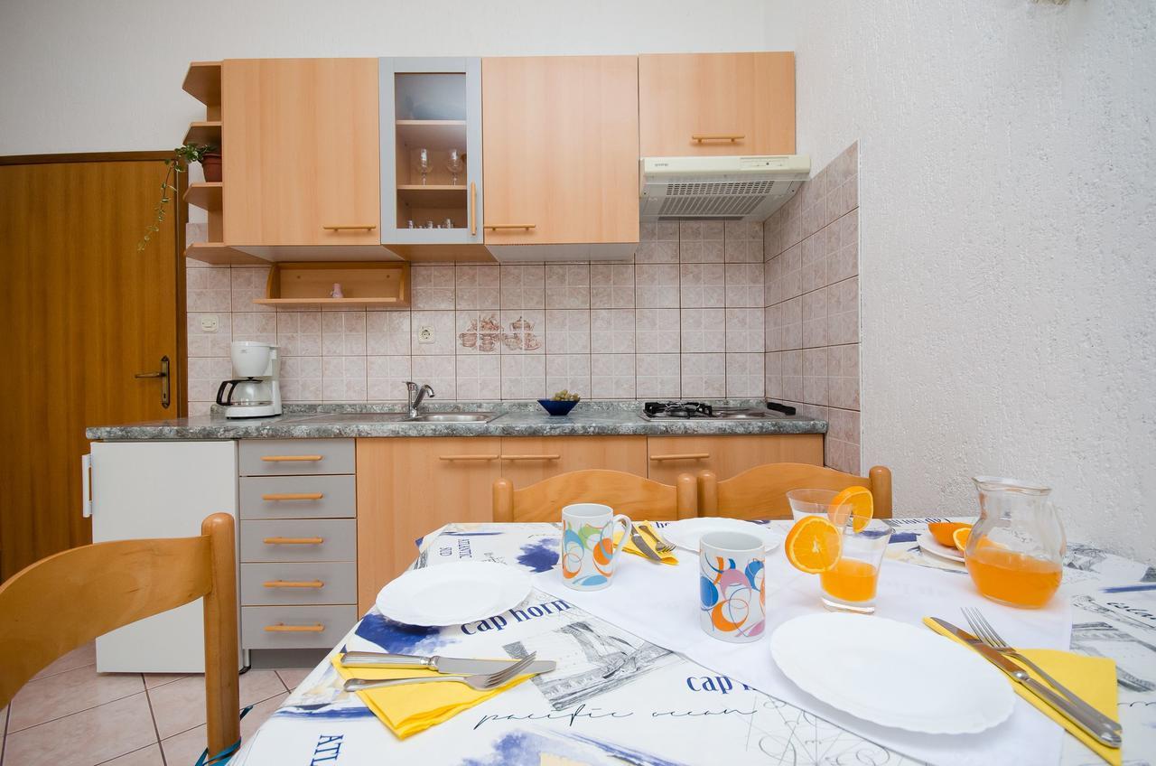 Apartments Krunoslav Punat Buitenkant foto