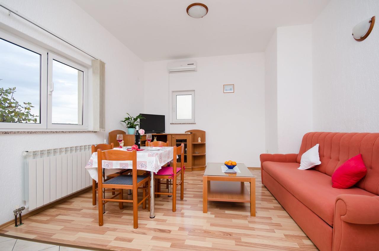 Apartments Krunoslav Punat Buitenkant foto