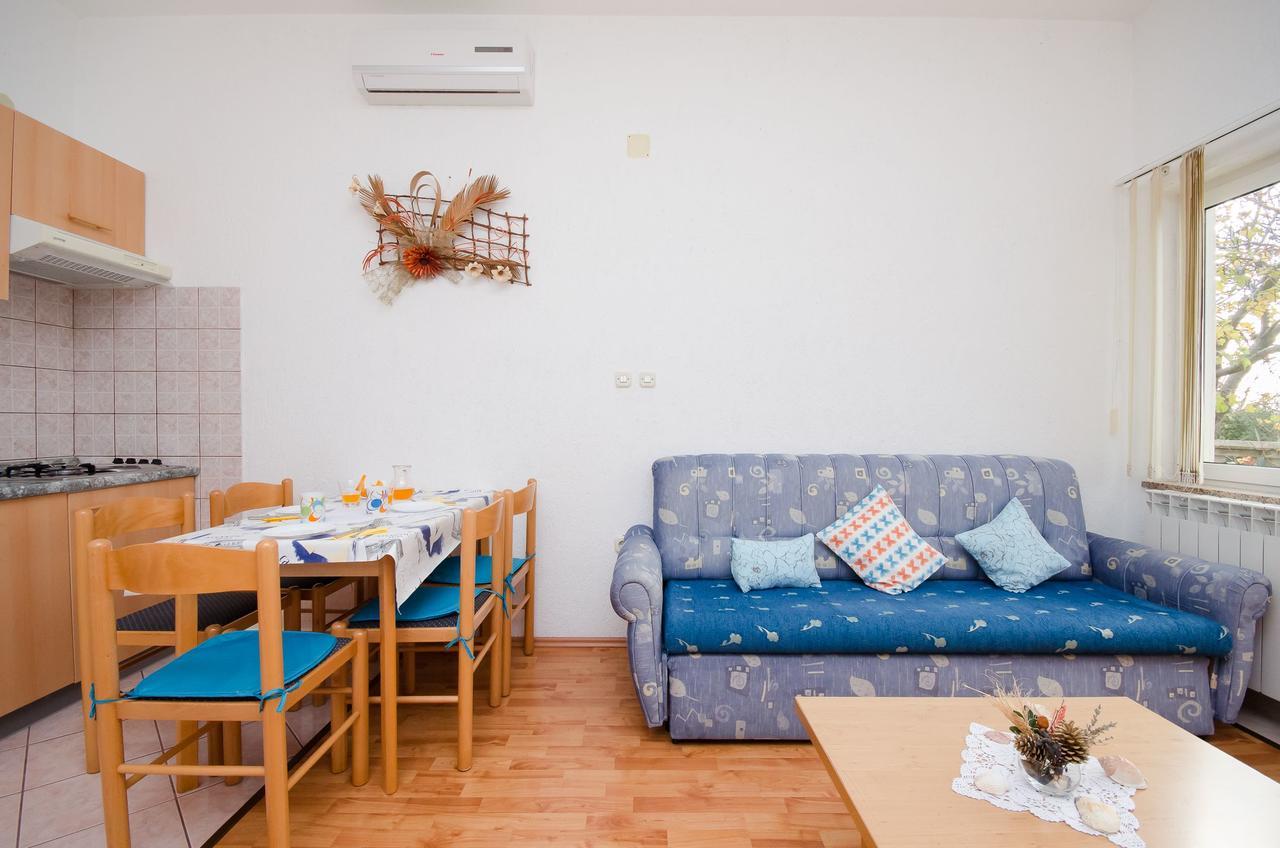 Apartments Krunoslav Punat Buitenkant foto