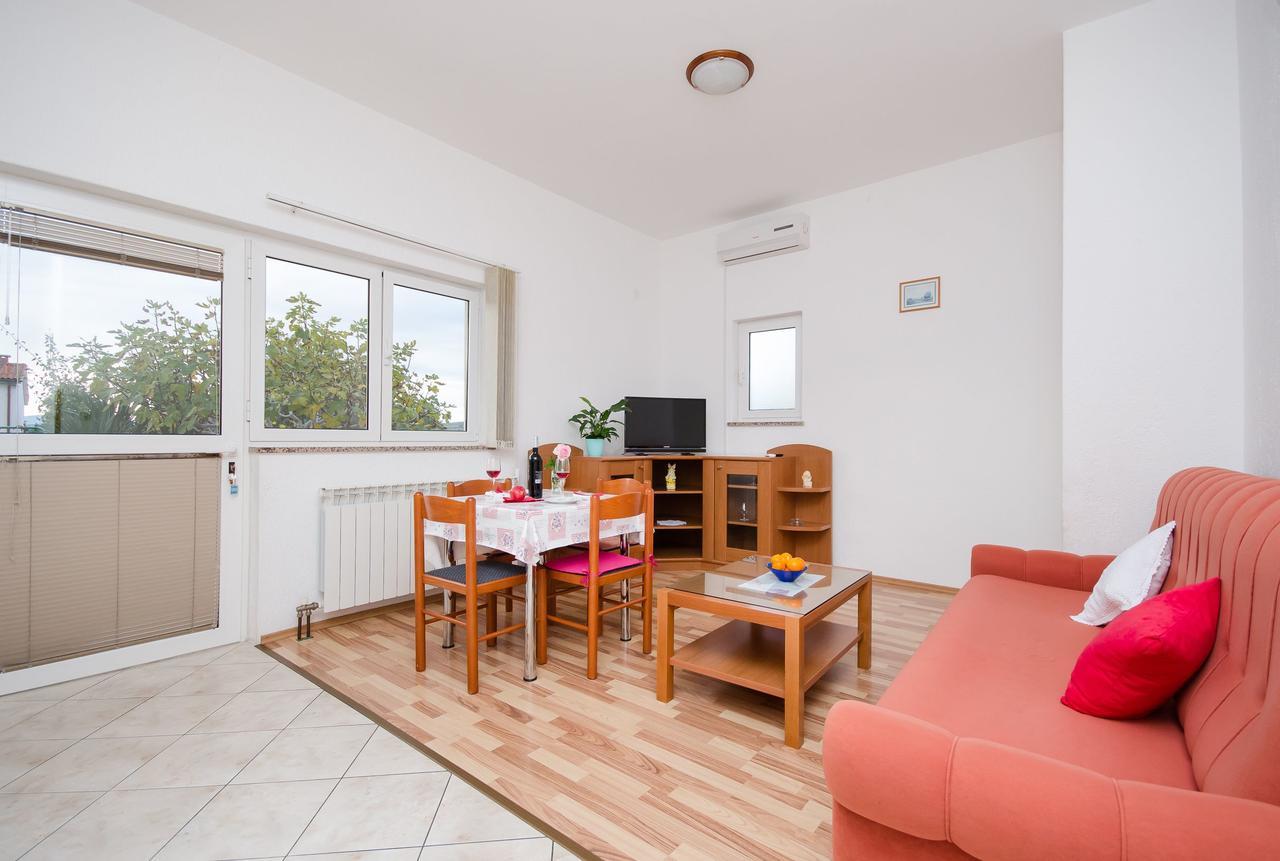 Apartments Krunoslav Punat Buitenkant foto
